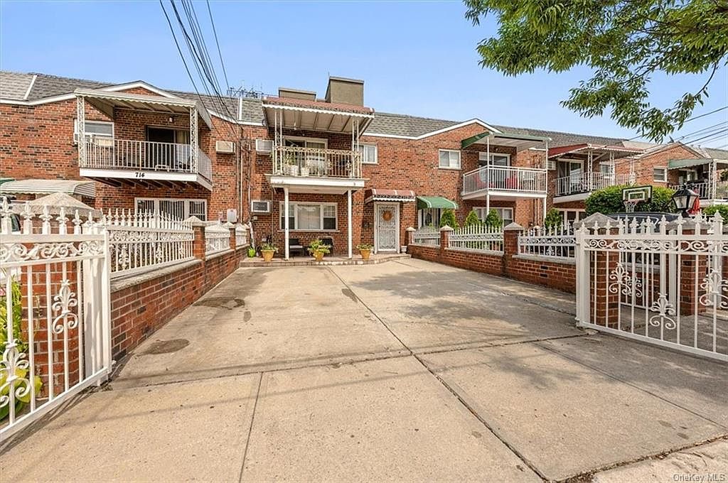 712 Hollywood Avenue, Bronx, NY 10465 Zillow