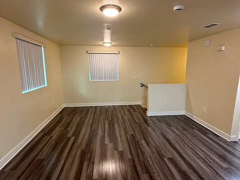 526 W Colden Ave — Photo 4