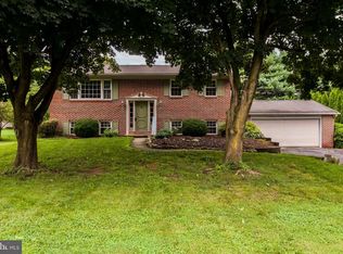 1015 Woodland Pkwy, Waynesboro, PA 17268