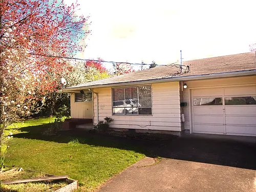 655 Mayfair Ln Photo 1