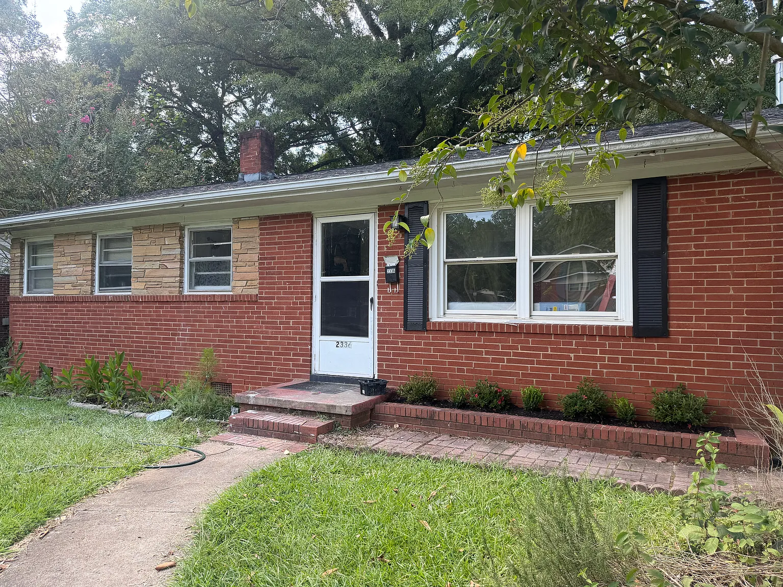 3 bed, 1000 sqft, $2,250 — Photo 1