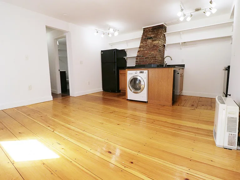 812 Congress St #2 — Photo 3