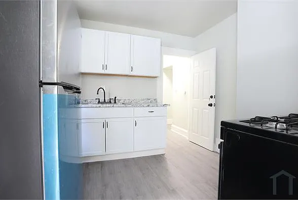 10525 Gooding Ave #DOWN — Photo 2