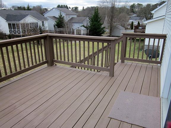 4th image of 218 Denny Ln