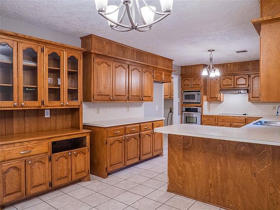 3rd image of 1309 NW 75th St