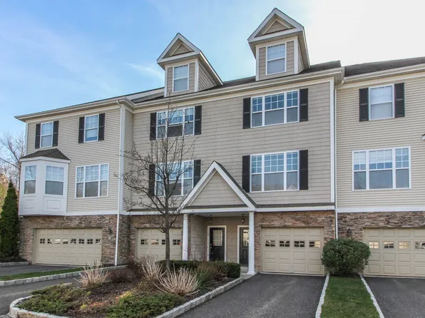 37 Faith Ln, Danbury, CT 06810