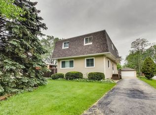 522 N Washington St, Westmont, IL 60559