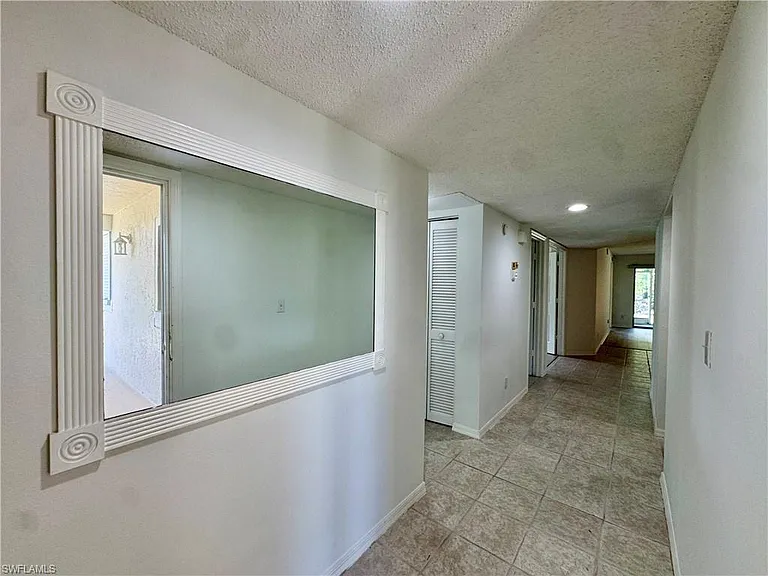 661 Squire Cir #101 — Photo 13