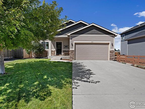 2nd image of 1833 Sunset Cir