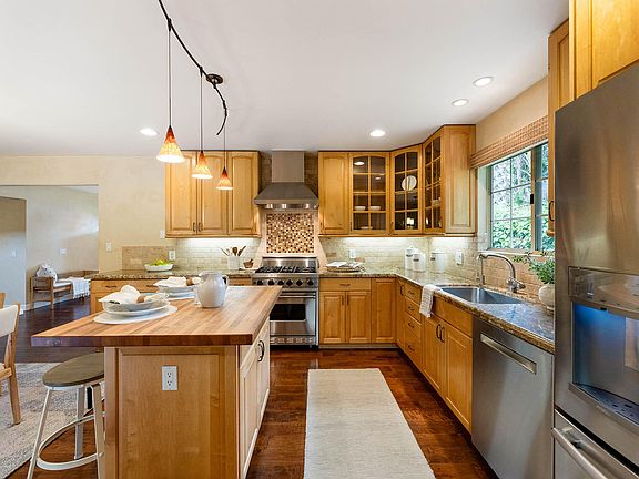 4th image of 131 San Federico Ave