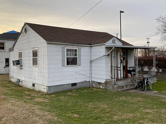 3rd image of 419 Vine St SW