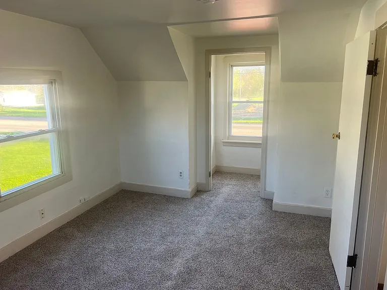 2417 W Jolly Rd — Photo 13