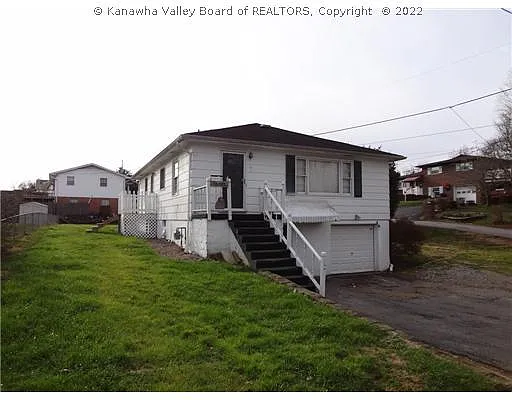 11 Paris Dr photo 1