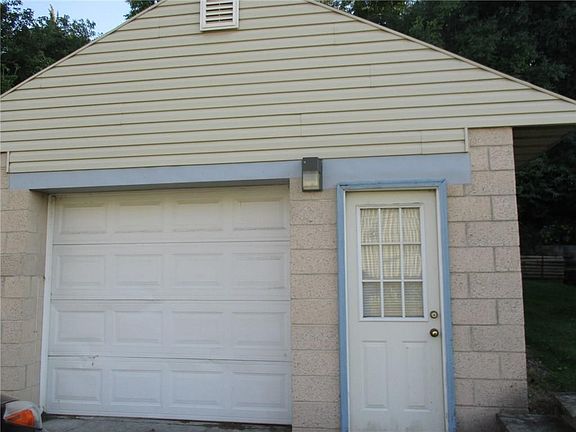 Detached one car garage.