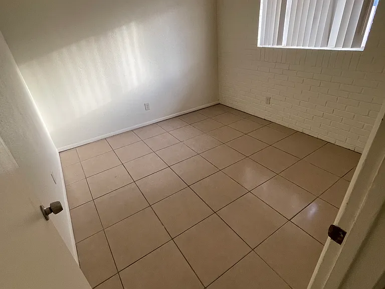 870 W Alameda St — Photo 11