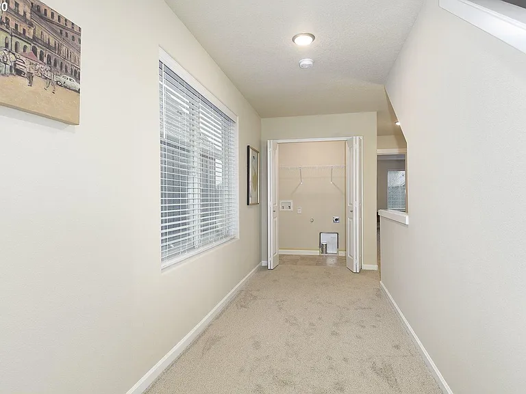 539 NE 80th Ave — Photo 17