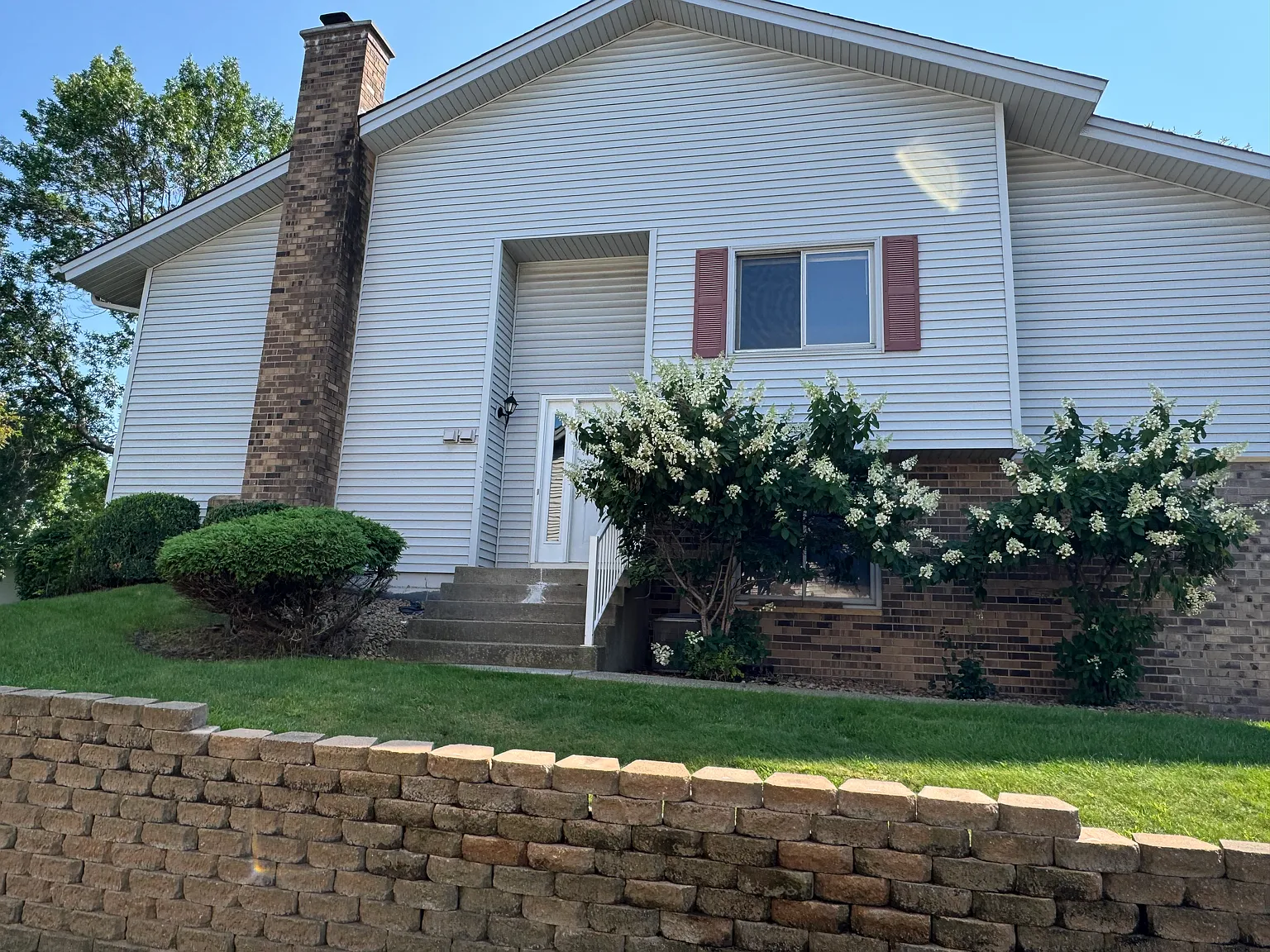 3 bed, 1800 sqft, $2,195 — Photo 1