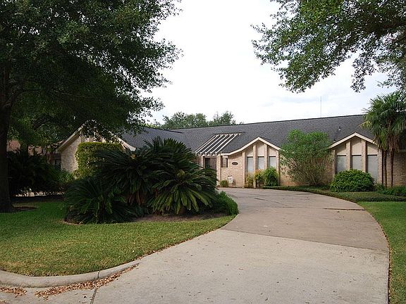 2nd image of 3907 Panorama Dr