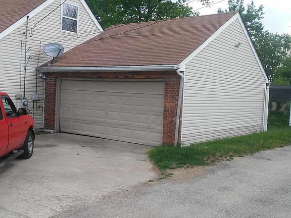 2nd image of 488 Parkwood Ave