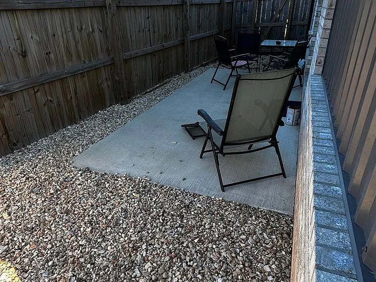 424 N F St — Photo 15