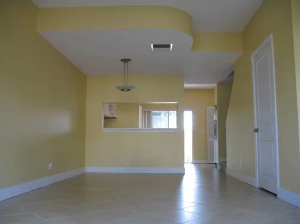 16603 Hemingway Dr, Weston, FL 33326