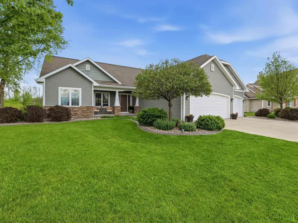 43 Dog Leg Ln, Waupun, WI 53963
