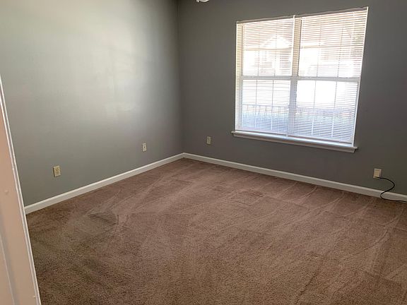 3rd image of 2719 W Tharpe St APT 28
