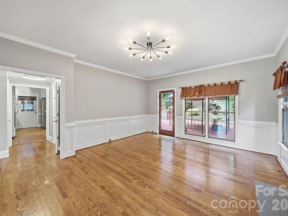 5th image of 1265 Braeburn Rd NW