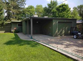 1 Lakewood Dr, Columbus, NE 68601