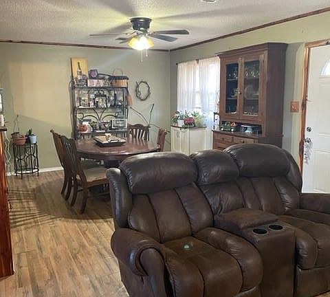 4th image of 703 Avenue 4 NW