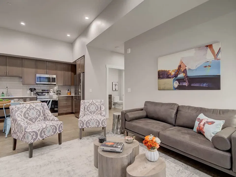 110 W Beall St #1-ID1339963P
