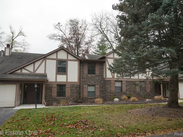 7007 Rolling Hills Dr #4B, Waterford, MI 48327