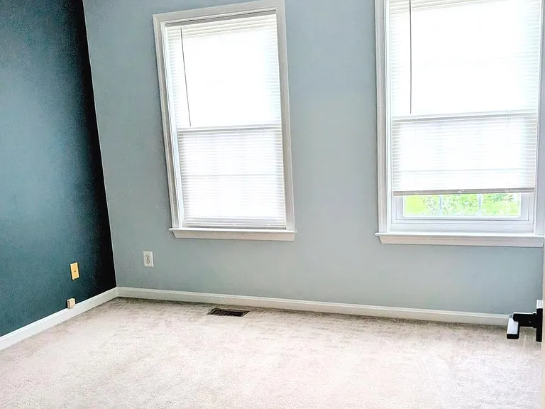 20867 Trinity Sq — Photo 17