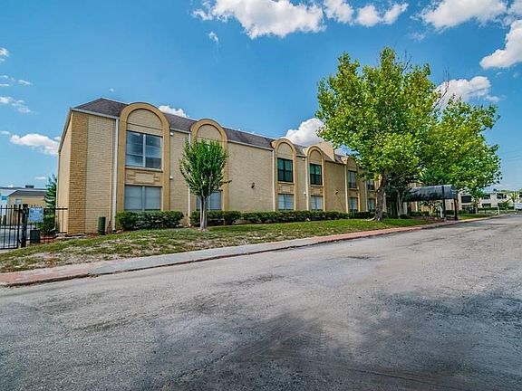 3rd image of 3909 W Cleveland St APT 109