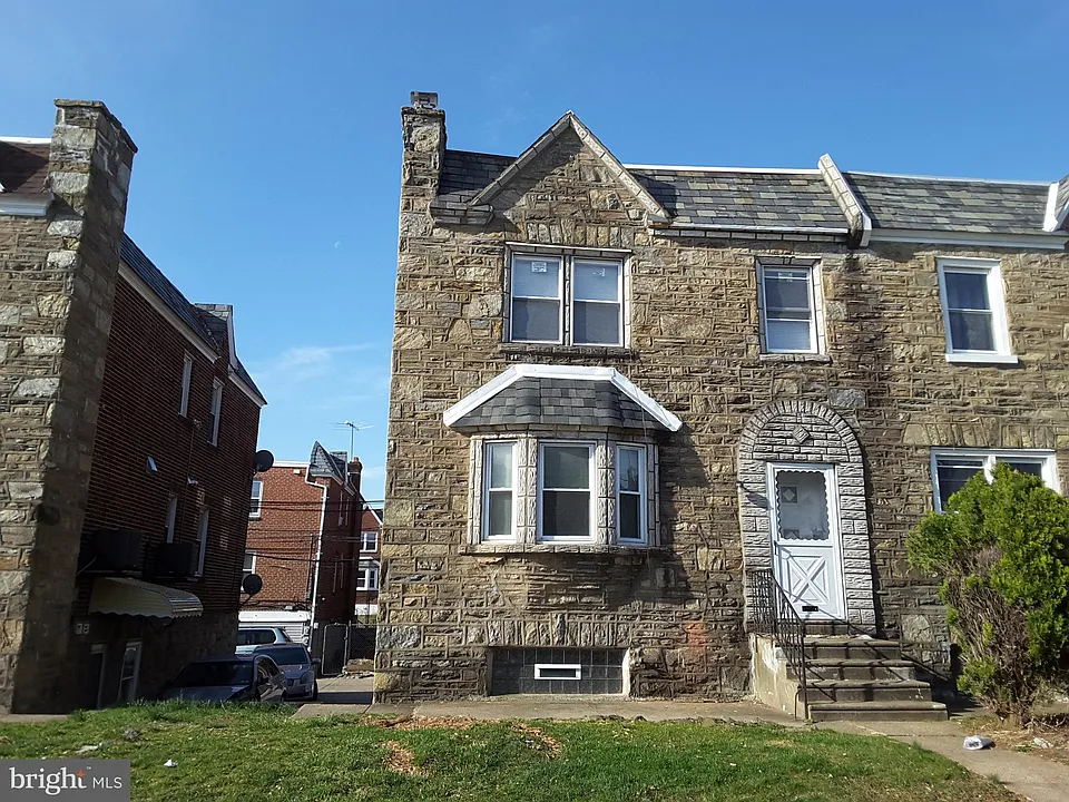 1226 Hellerman St #2