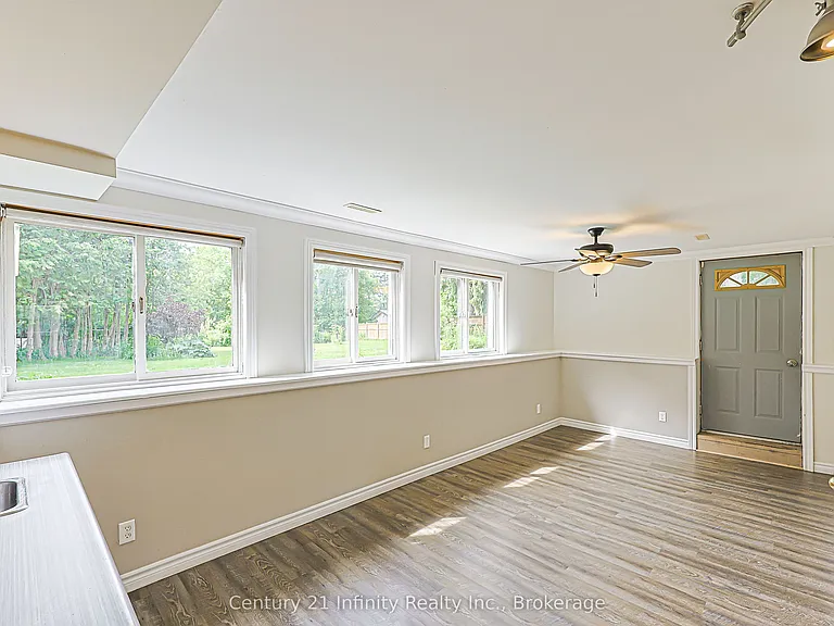 7 Robmar St — Photo 32