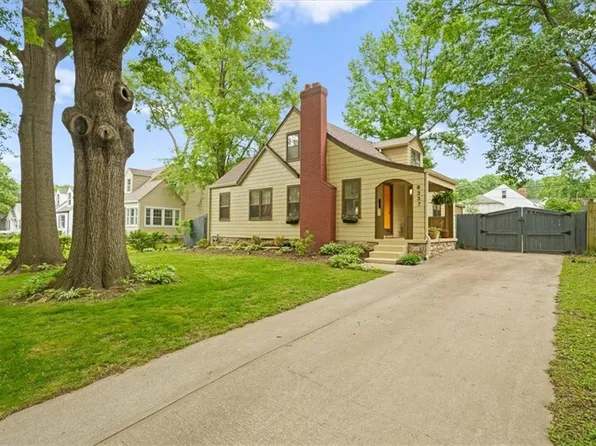 8337 Mercier St, Kansas City, MO 64114