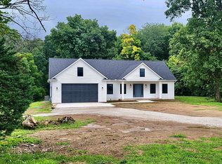 424 Poland Rd, Danville, IL 61834