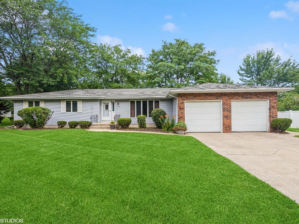 1st image of 12030 S Oakwood Dr