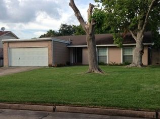 16715 Hibiscus Ln, Friendswood, TX 77546