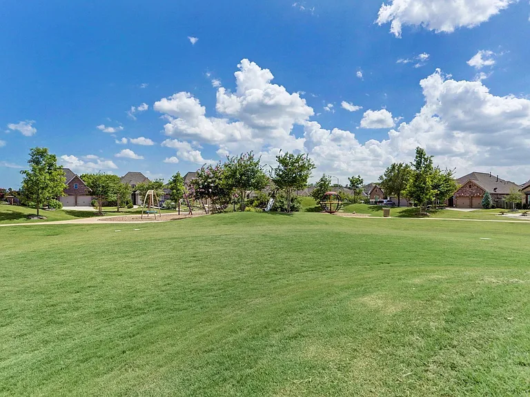 8126 Silverspot Ln — Photo 43