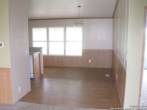 4th image of 120 County Road 3821