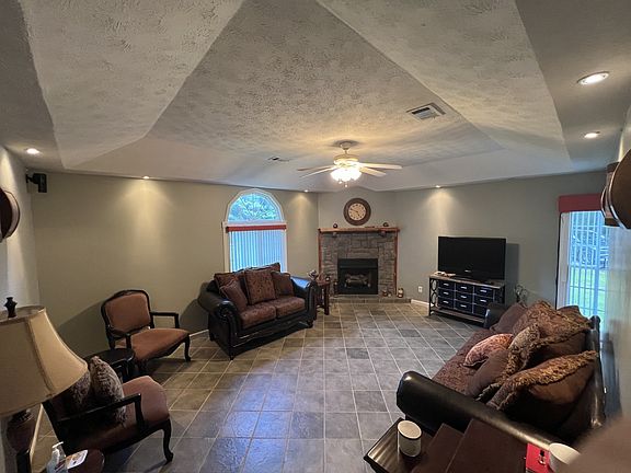 living area 1
