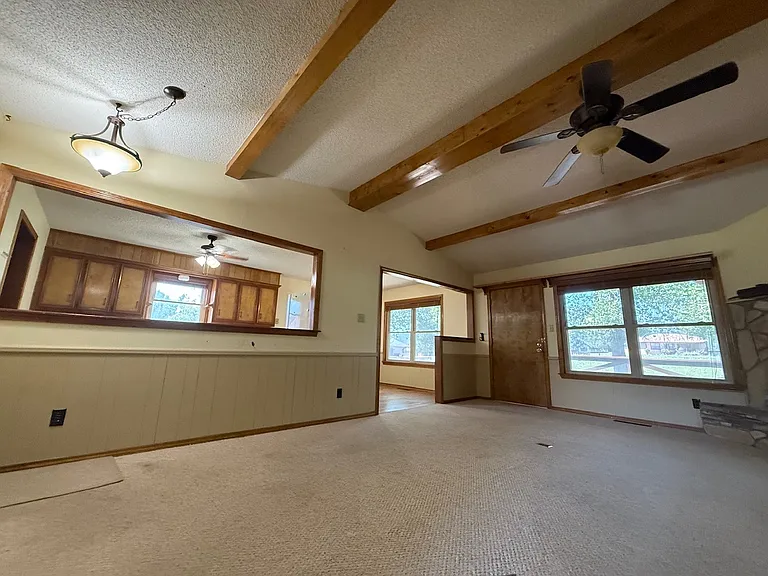 312 Barcus Rd — Photo 3