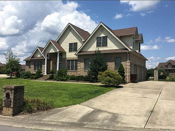 2nd image of 814 Crestwood Dr
