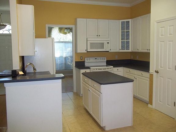 3rd image of 2901 Eastwind Dr