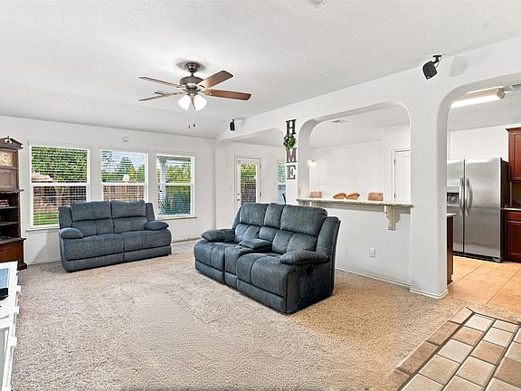4th image of 100 Quarry Ln