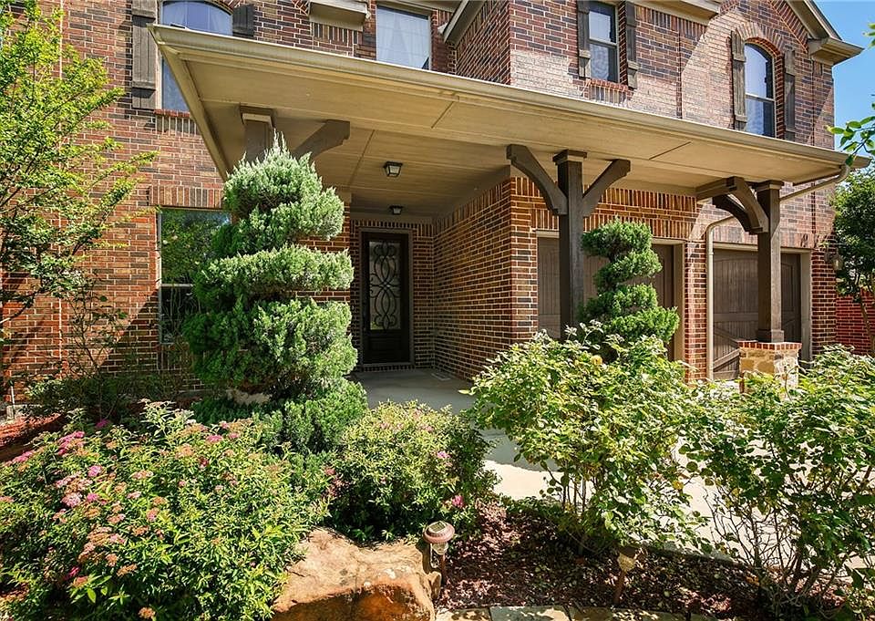 1st image of 2104 Presidio Cir