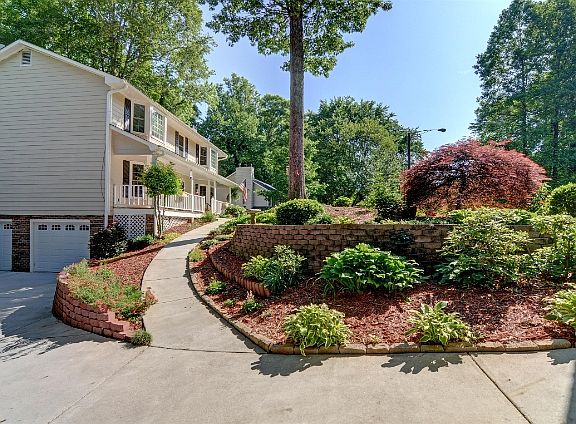 4th image of 3869 Wintergreen Ct