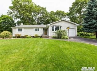 9 Montclair St, Port Jefferson Station, NY 11776